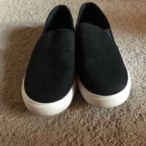 Black Steve Madden slip ons